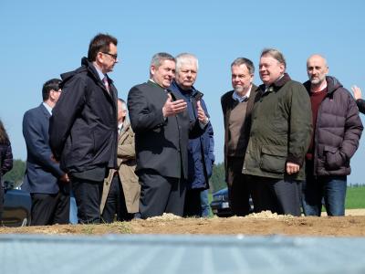 Minister Brunner besucht das boden:ständig Projekt Hagenohe