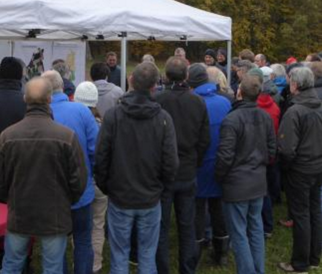 Bgm. Obst (Mitte hinten) begrüßt 50 Wasserwirtschaftler in Cadolzburg